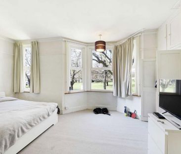 4 bedroom end of terrace house to rent - Photo 2