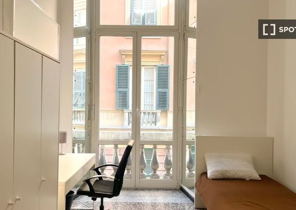 genoa, Liguria 16124