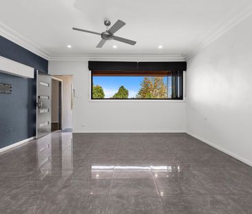 Stunning Family Home - Photo 2