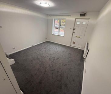 Price £1,200 pcm - Available Now - Unfurnished - Photo 4