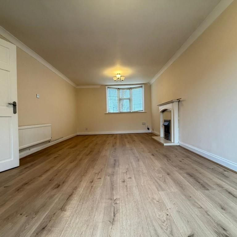 3 bedroom end of terrace house to rent - Photo 1