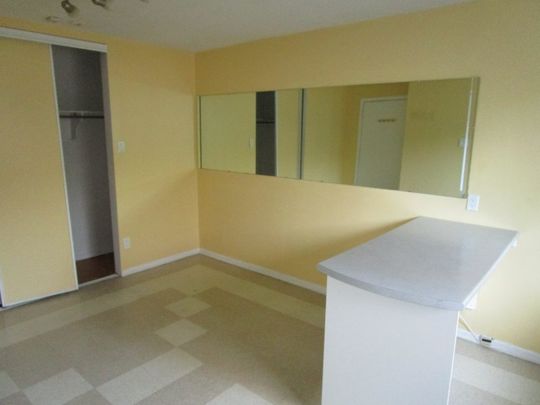 Cité des Jeunes (2 1/2) - Photo 1