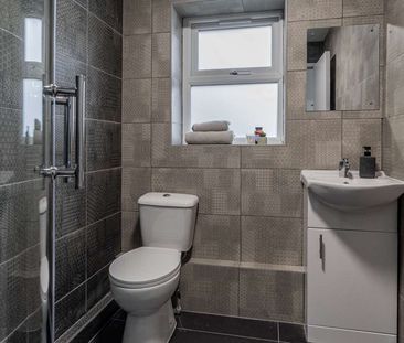 🚆 21min to Deansgate | Ensuite + Kitchenette Room 1 - Double Ensuite - Photo 3