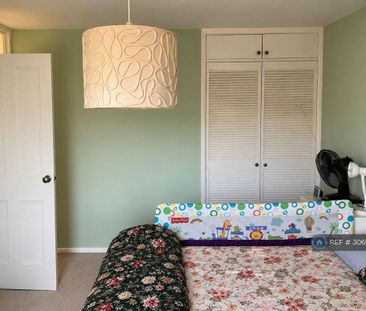 3 bedroom semi-detached house to rent - Photo 3