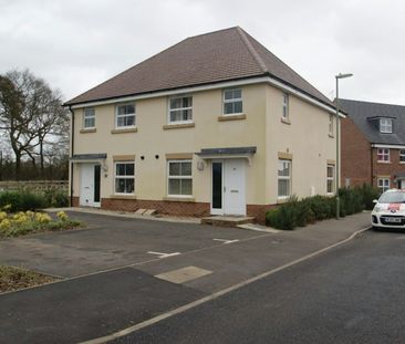 Semi-detached house to rent on - Photo 3