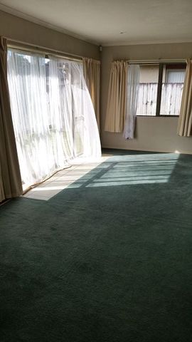 Spacious 3-bedroom home - Photo 4