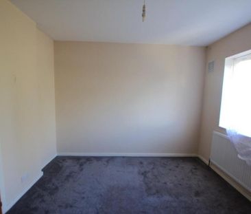 3 bedroom end of terrace house to rent - Photo 1