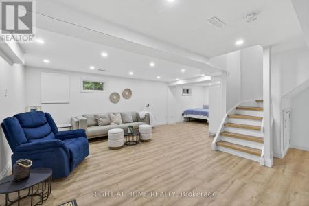 16 MAYVERN CRESCENT - Photo 3