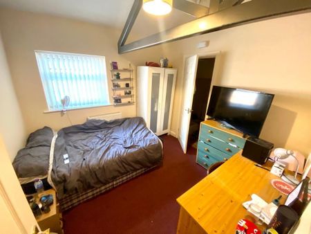 4 bedroom terraced house to rent - Photo 2