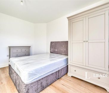 1 bedroom in a house share to rent - Photo 1