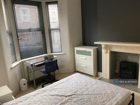 4 bedroom terraced house to rent - Photo 5