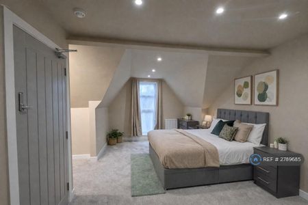 1 bedroom in a house share to rent - Photo 3