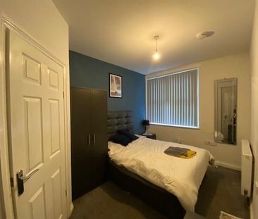 1 bedroom in a house share to rent - Photo 1