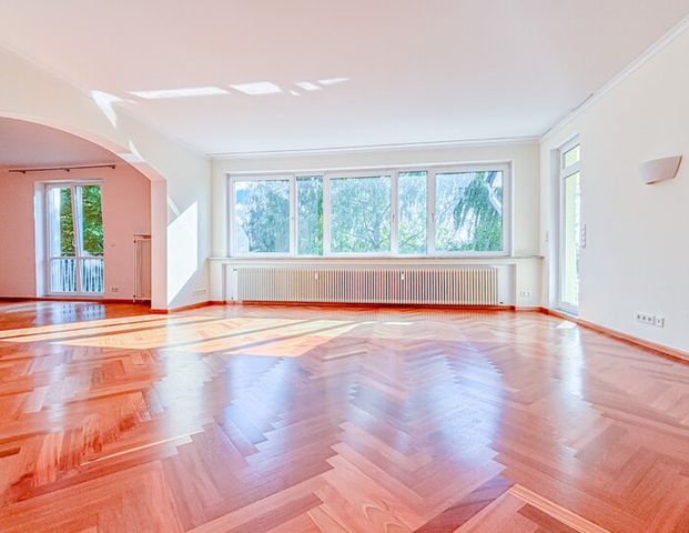 Wunderschöne, großzügig geschnittene 4-Zimmer Wohnung mit Sonnenbalkon - Photo 1