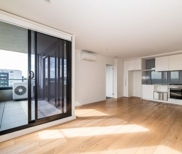 Unblocked view to Box Hill Garden - Photo 1