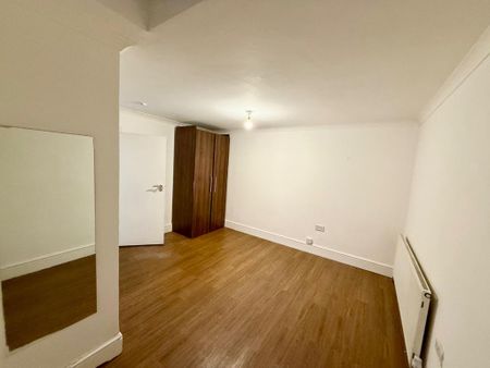 4 bedroom detached bungalow to rent - Photo 3