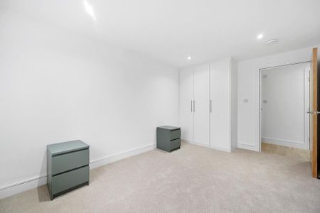 2 bedroom ground floor flat to rent - Photo 4