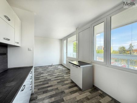 Pronájem bytu 2+1 63 m2 - Fotografie 2
