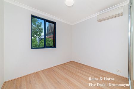 Oversized 3 bedroom Lifestyle Apartment | Ultimate Location - Photo 2
