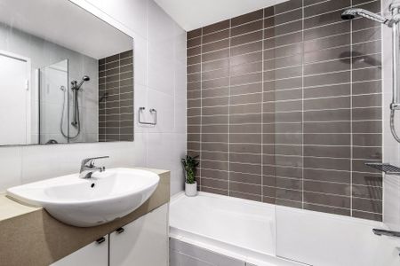 Waterfront Views | Generously Proportioned - Photo 3