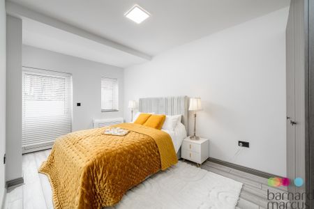 Colney Hatch Lane, Muswell Hill - Photo 5