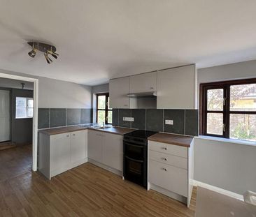 2 bedroom equestrian property to rent - Photo 1