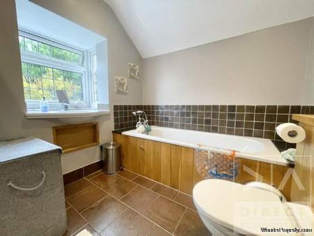 4 bedroom property to rent in Epsom - Photo 3