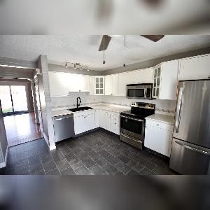 3 Bed 1.5 Bath Townhouse Pineview Fort Saskatchewan - Photo 4