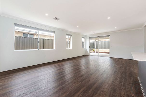 Coastal Family Living in Madora Bay - Photo 1