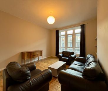 3 bedroom flat to rent - Photo 2