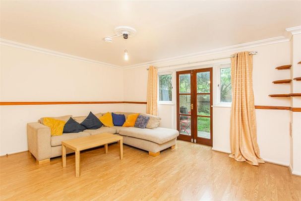 4 bedroom semi-detached house to rent - Photo 1