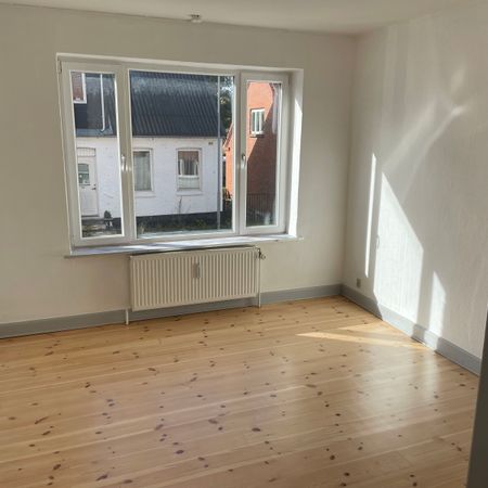 Stationsgade 6, st. tv. - Photo 3
