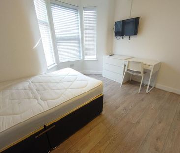 1 bedroom in a house share to rent - Photo 5