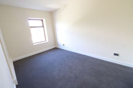 3 Bedroom - Photo 2