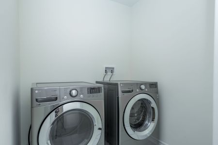 For Lease - 86 Kenneth Rogers Crescent, East Gwillimbury, Ontario - Photo 2