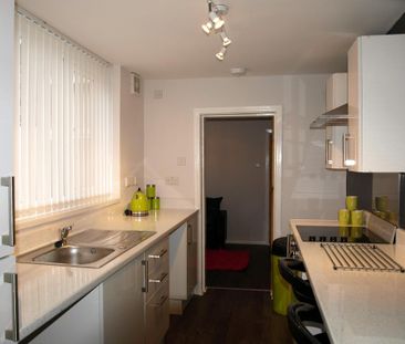 3 bedroom terraced house to rent - Photo 6