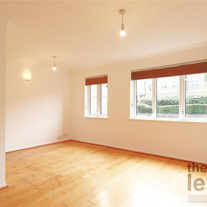 Waverley Road, Enfield, Middlesex, EN2 7AQ - Photo 1