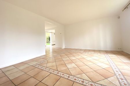 Location Maison 7 pièces 180m² - Photo 3