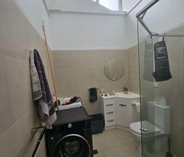 East Brisbane - Photo 2