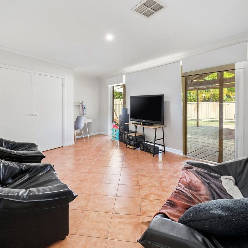 9 BEDROOM ROOMING HOUSE WITH POOL FOR RENT (WHOLE PROPERTY) - Photo 1