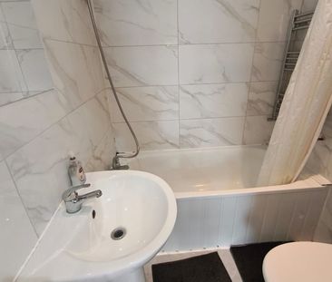 Studio Flat, Links Road, NW2 - Photo 6