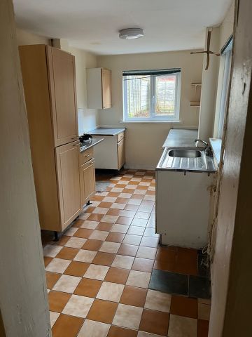 2 Bed Terraced House, Duchess Road, M8 - Photo 2