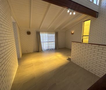 Beautifully renovated beachside home in Wurtulla - Photo 1