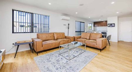 3 Bedroom Modern Town house - Photo 2