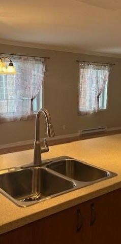 Très grand condo 3½ lumineux + salle de lavage séparée (Beauport) - Photo 1