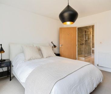 2 Bed Flat, Longbow Apartments, E3 - Photo 4