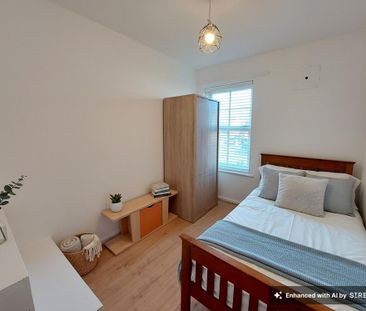 3 bedroom terraced house to rent - Photo 3