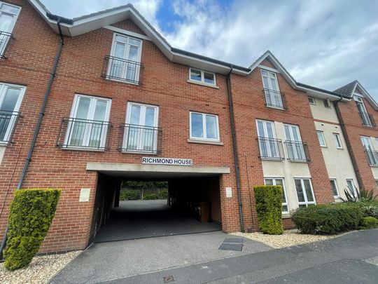 Flat to rent on - Photo 1