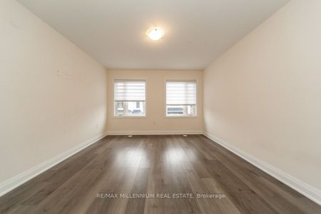 Townhouse For Lease | E8112622 - Photo 2