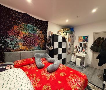 Quilters Way, Aylesbury, Stoke Mandeville - Photo 2